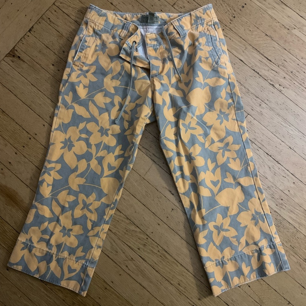 Floral Patterned Cropped Pants